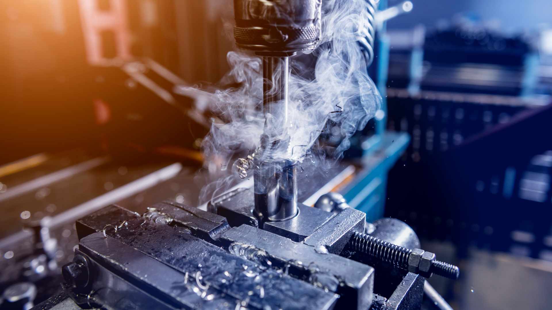 Abgebrochenen Gewindebohrer entfernen